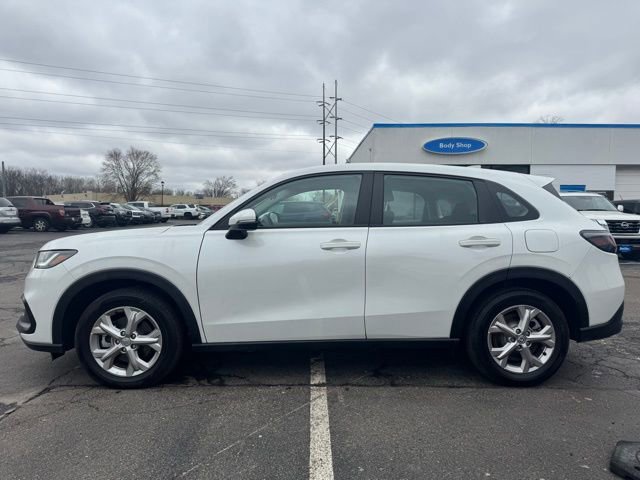 Certified 2025 Honda HR-V LX image 5