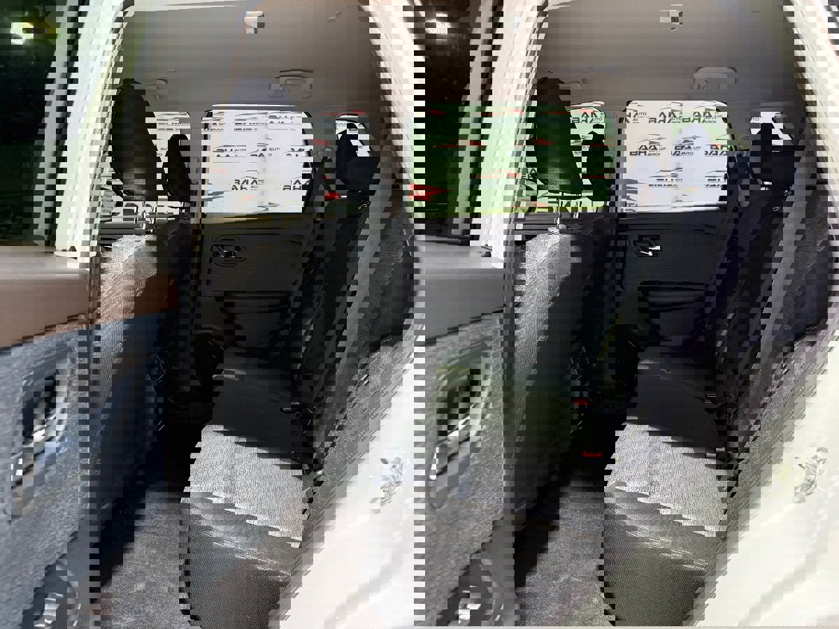 Used 2023 Nissan Rogue SV image 35