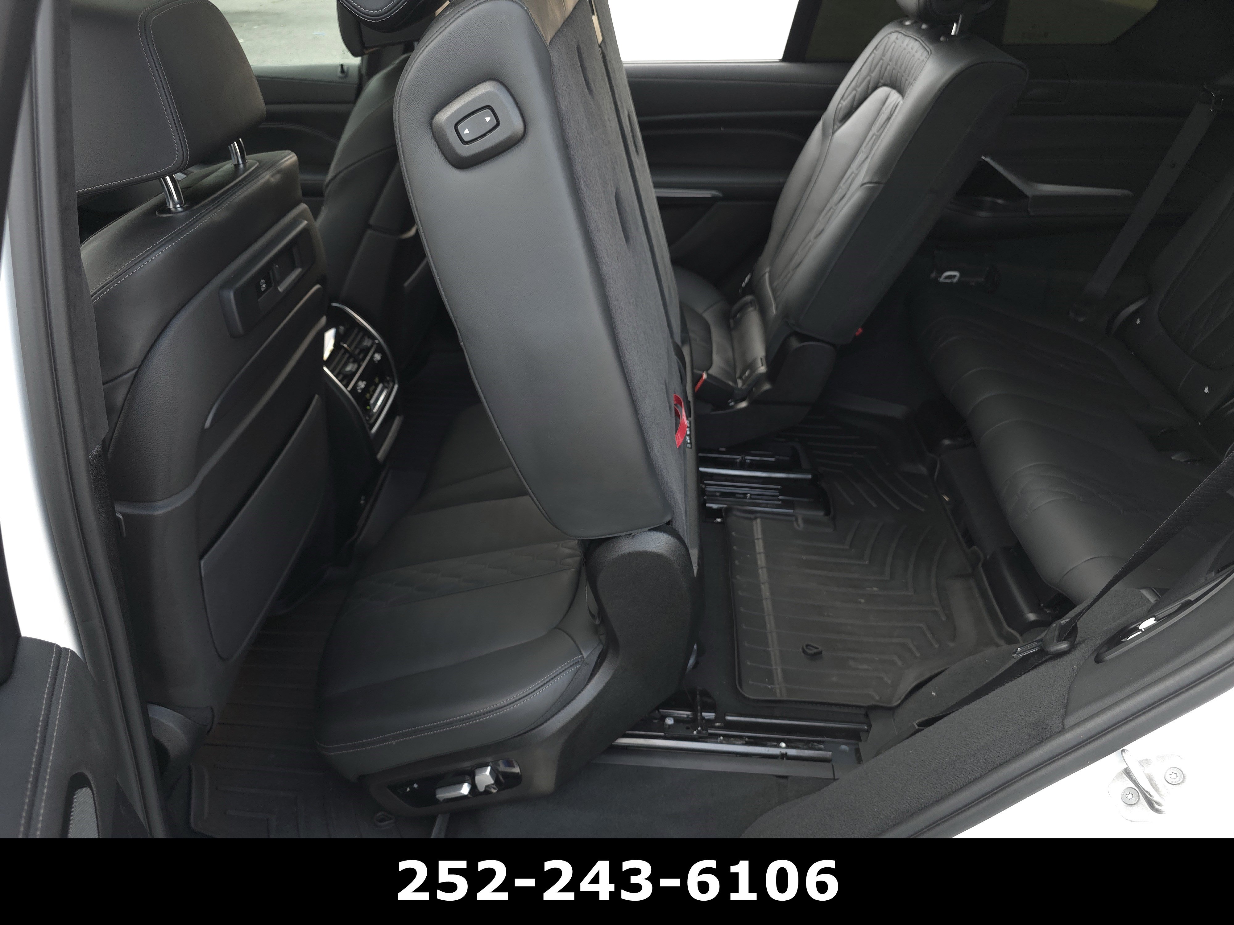 Used 2022 BMW X7 M50i w/ Dynamic Handling Package AWD/4WD image 39