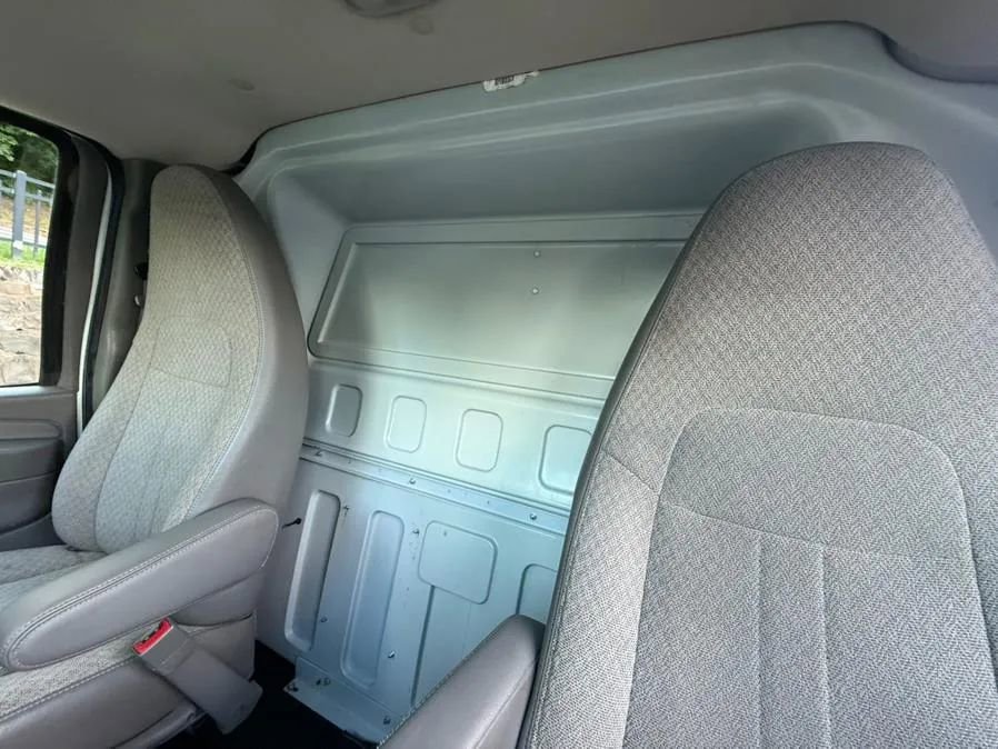Used 2015 Chevrolet Express 2500 image 14