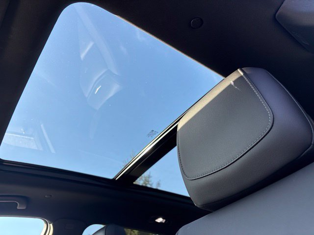 Used 2020 Cadillac XT5 Premium Luxury w/ LPO, Floor Liner Package FWD image 30