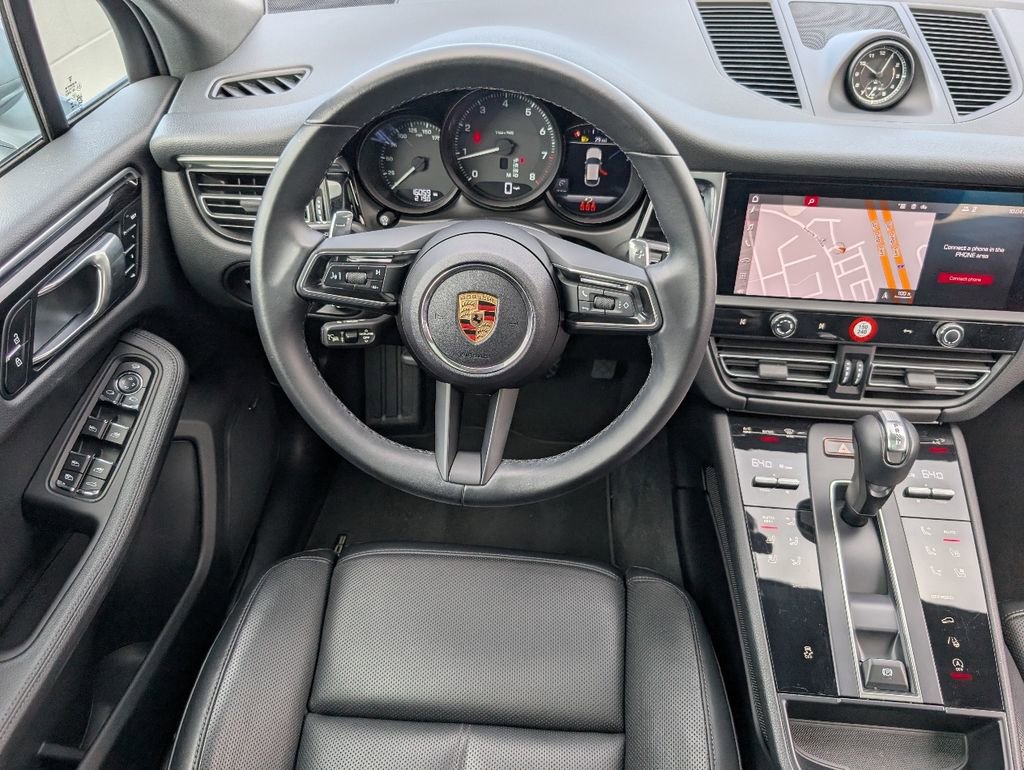 Used 2024 Porsche Macan AWD/4WD image 19