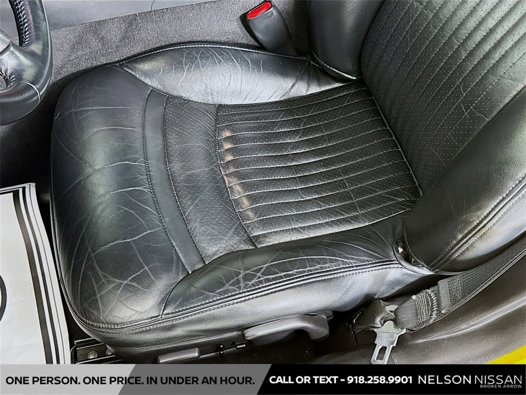 Used 2004 Chevrolet Corvette Coupe w/ Roof Package image 18