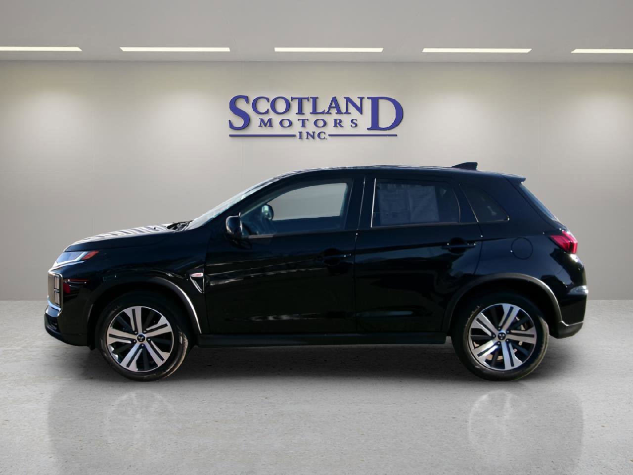 Used 2025 Mitsubishi Outlander Sport ES AWD/4WD image 1