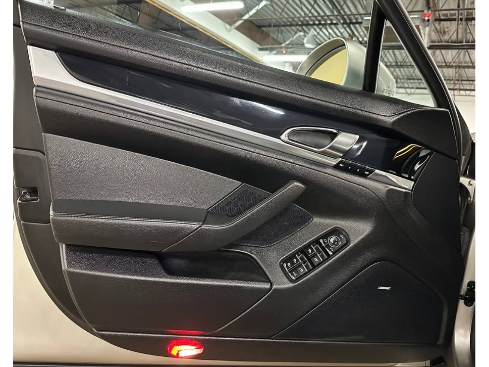 Used 2012 Porsche Panamera S image 18