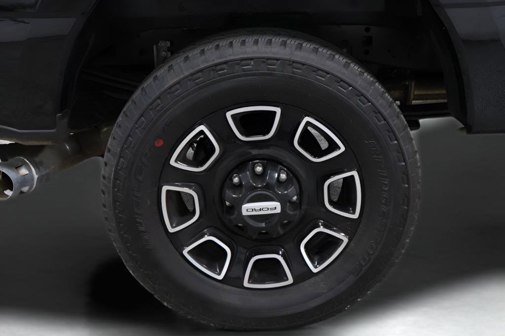 Used 2025 Ford F250 Platinum image 39