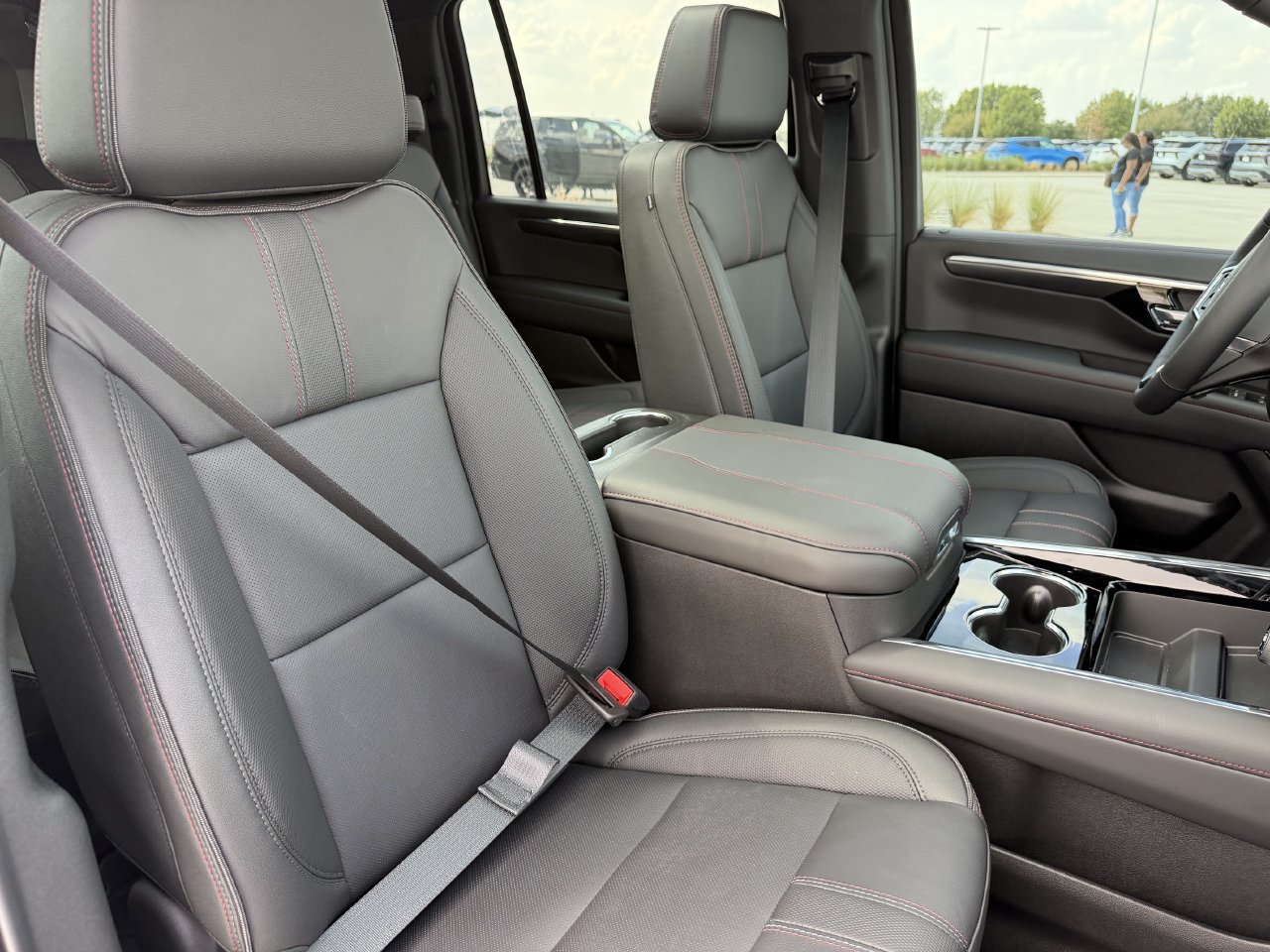 New 2026 Chevrolet Suburban RST w/ Comfort Package AWD/4WD image 25