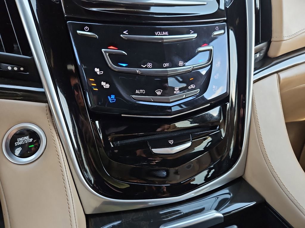 Used 2020 Cadillac Escalade Platinum AWD/4WD image 27