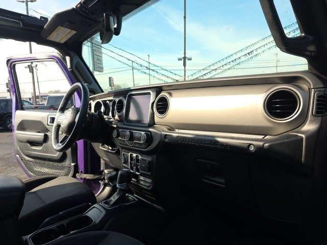 Used 2023 Jeep Wrangler Unlimited w/ Sun & Screen Package image 45