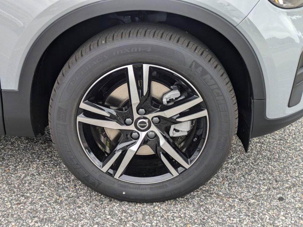 New 2025 Volvo XC40 B5 Core w/ Protection Package Premier image 11