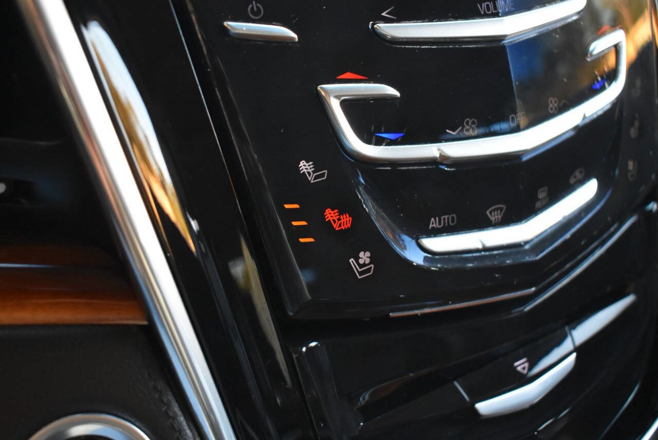 Used 2015 Cadillac Escalade Premium image 31