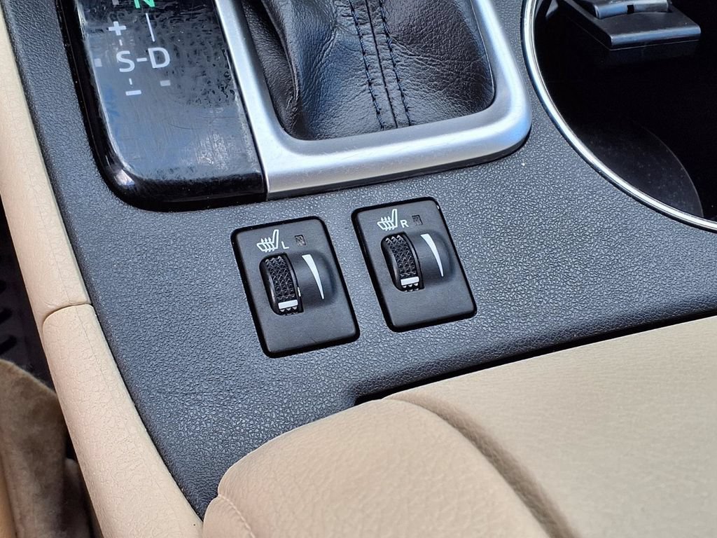 Used 2019 Toyota Highlander XLE FWD image 28