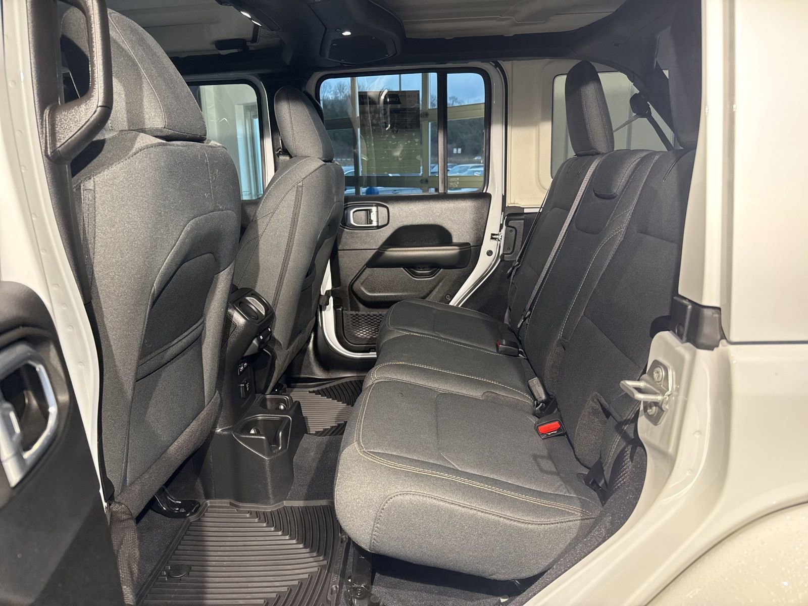 Used 2024 Jeep Wrangler Sahara w/ Technology Group image 17