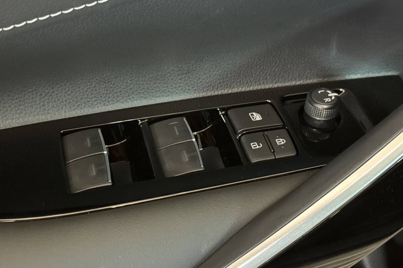 New 2026 Toyota Corolla XSE FWD image 12