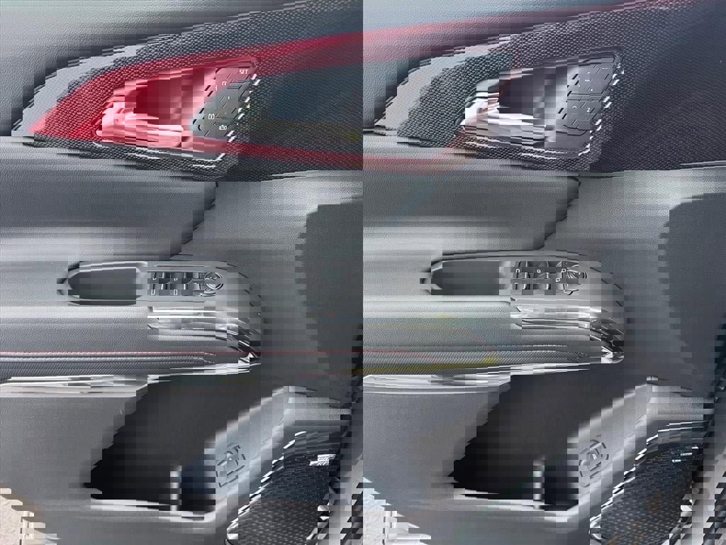 New 2026 Chevrolet Traverse RS w/ LPO, Floor Liner Package image 10