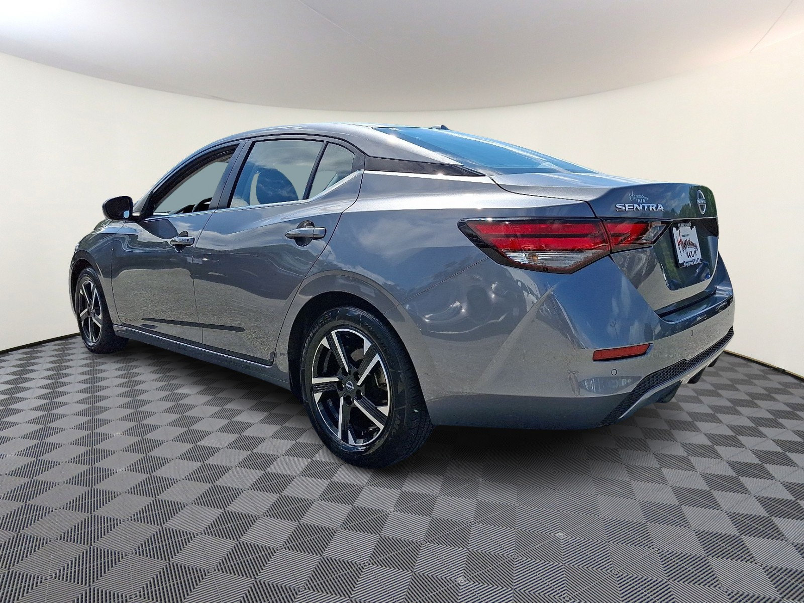 Used 2025 Nissan Sentra SV w/ All-Weather Package FWD image 4