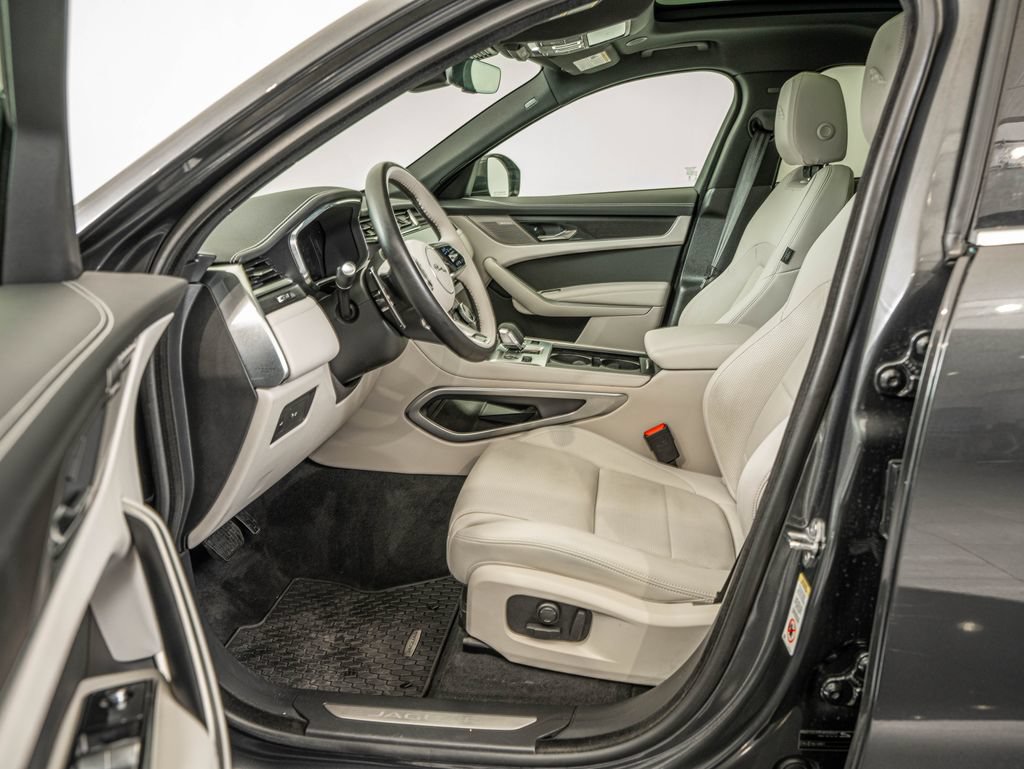 Certified 2025 Jaguar F-PACE R-Dynamic S AWD/4WD image 30
