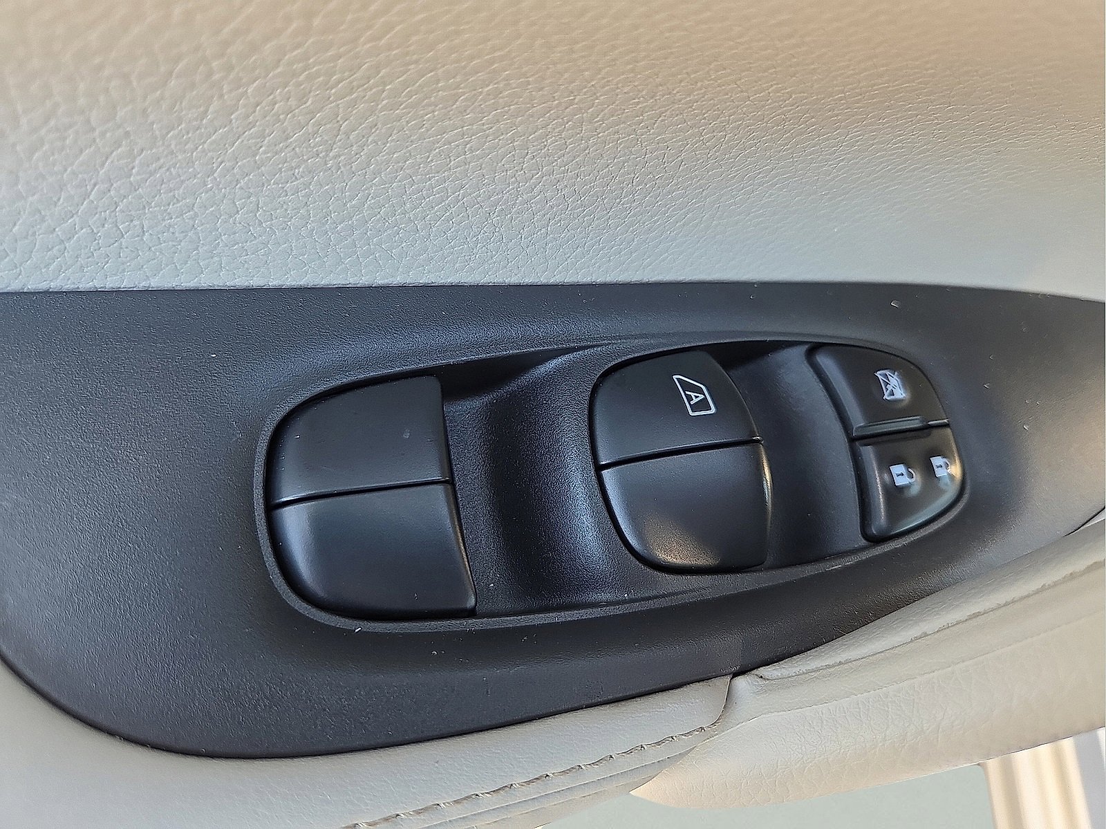 Used 2022 Nissan Rogue Sport SL image 15