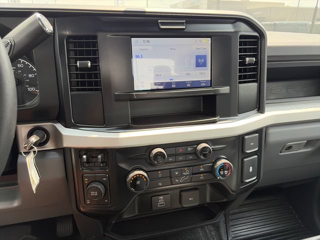 New 2026 Ford F250 XL w/ XL Chrome Package AWD/4WD image 18