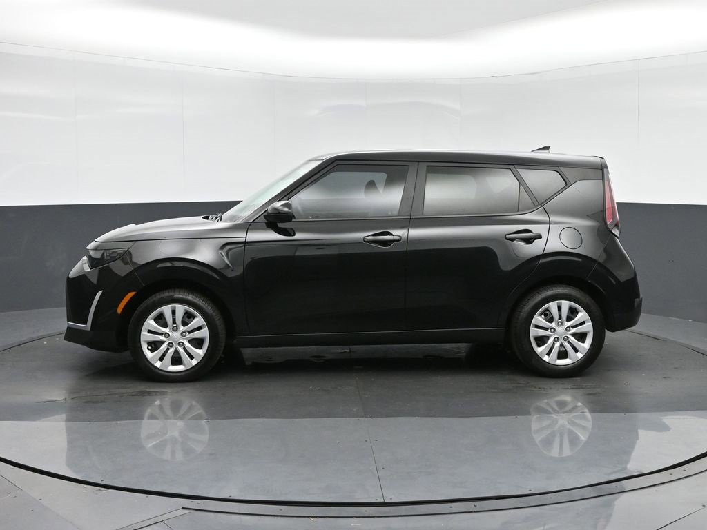 Used 2023 Kia Soul LX image 4