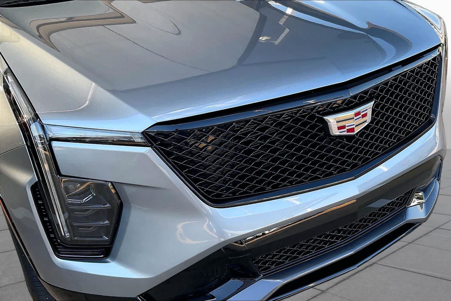 Used 2024 Cadillac XT4 Sport FWD image 30