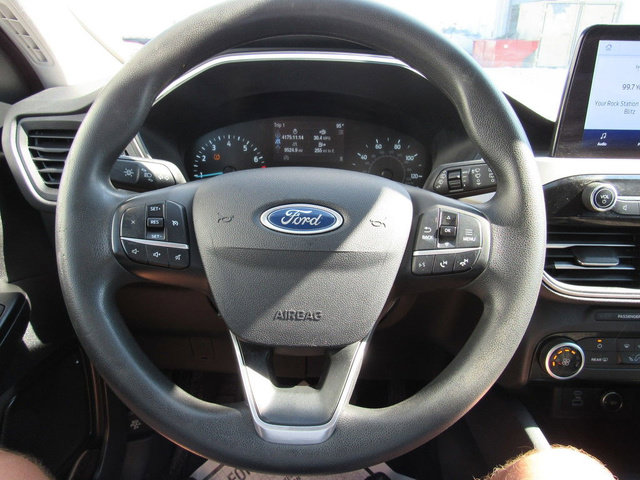 Used 2021 Ford Escape SE FWD image 28