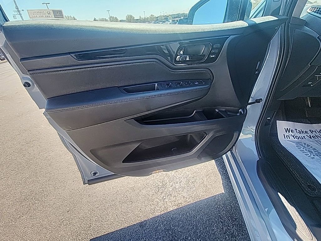 Used 2023 Honda Odyssey Touring image 9