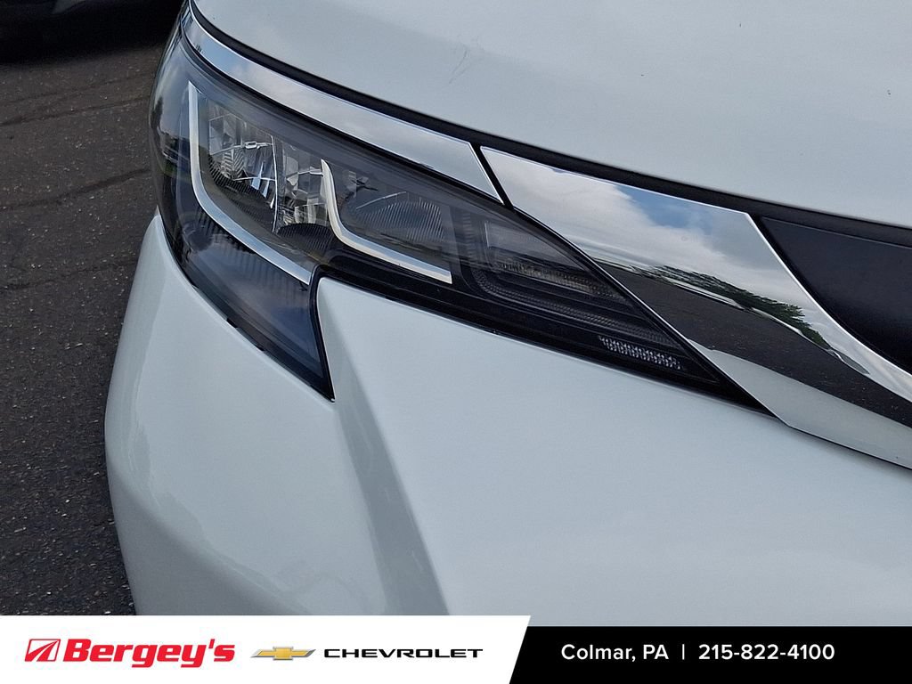 Used 2023 Toyota Sienna XLE AWD/4WD image 11