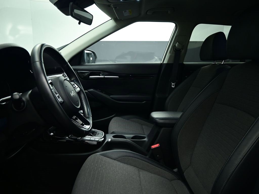 Used 2022 Kia Seltos Nightfall Edition image 3