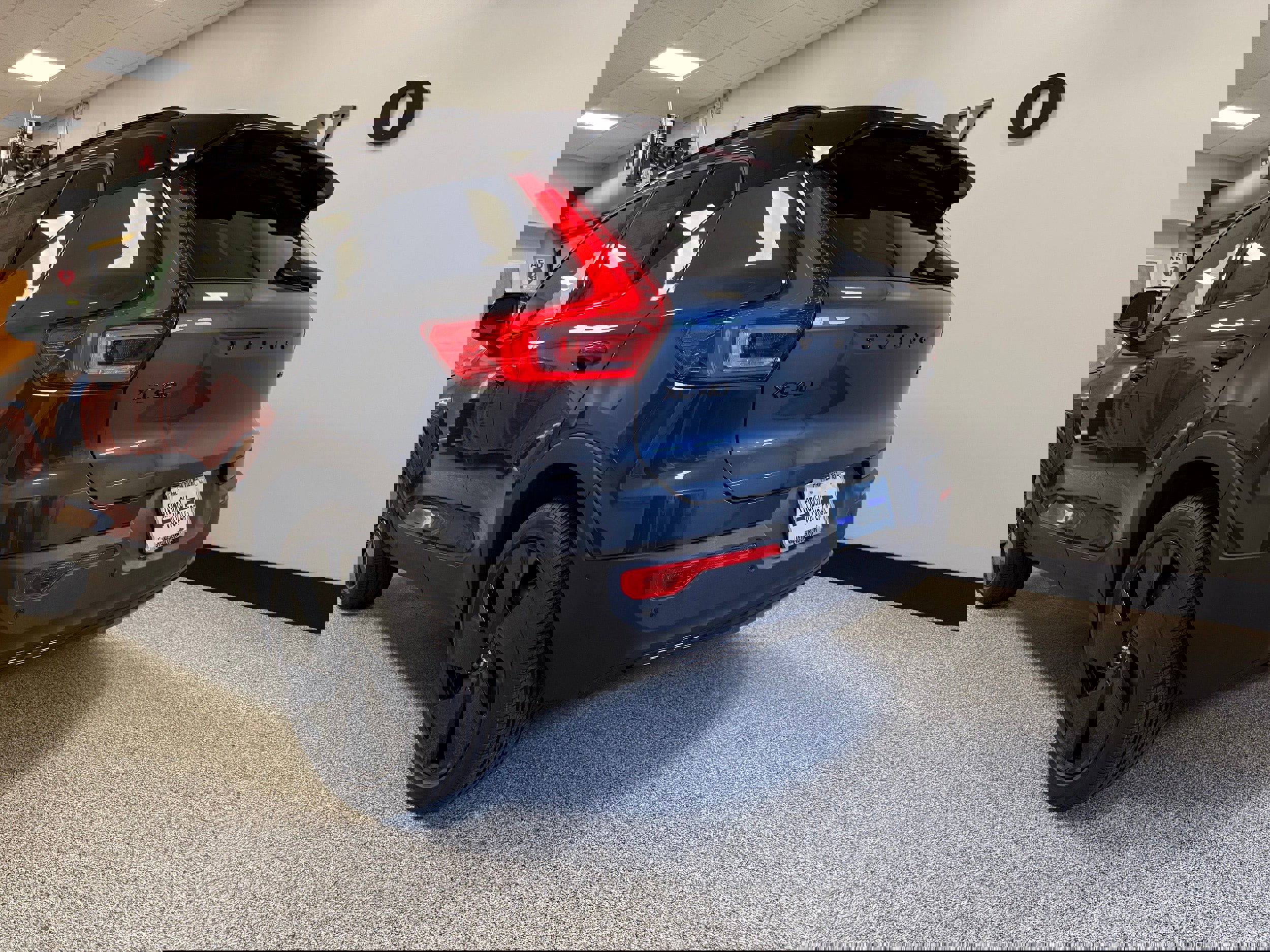 New 2026 Volvo XC40 B5 Ultra w/ Protection Package Premier image 11