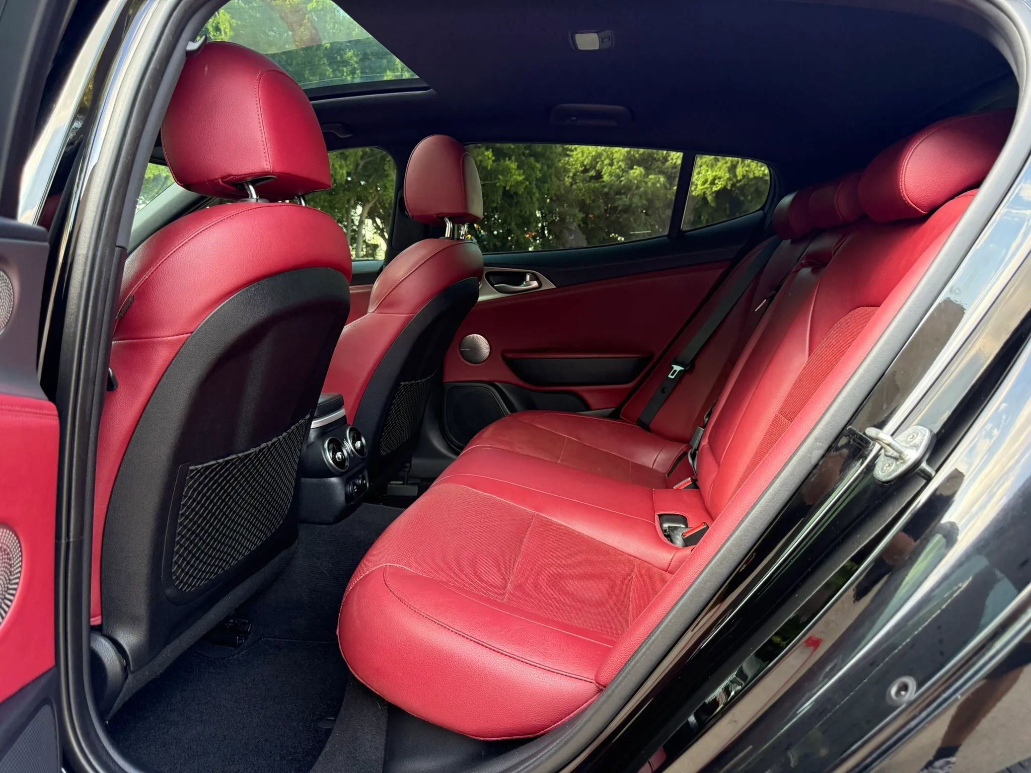 Used 2018 Kia Stinger GT1 RWD image 11