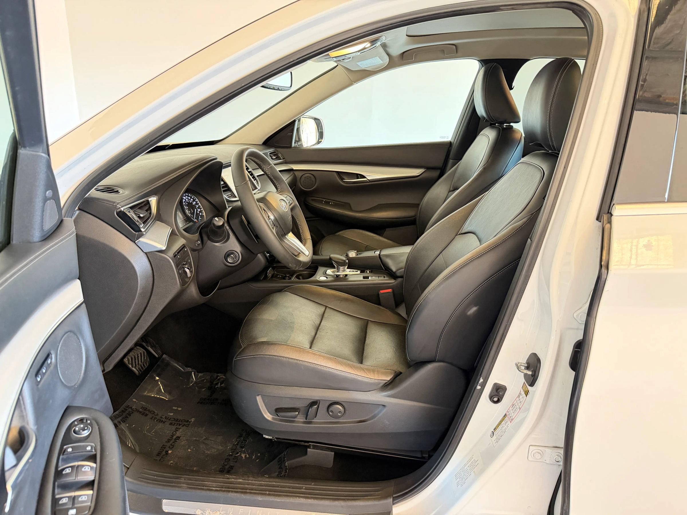 Used 2019 INFINITI QX50 Essential AWD/4WD image 12