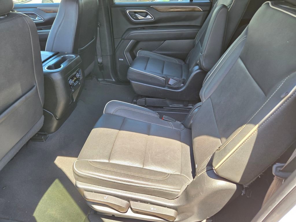 Used 2023 Chevrolet Suburban Premier RWD image 5