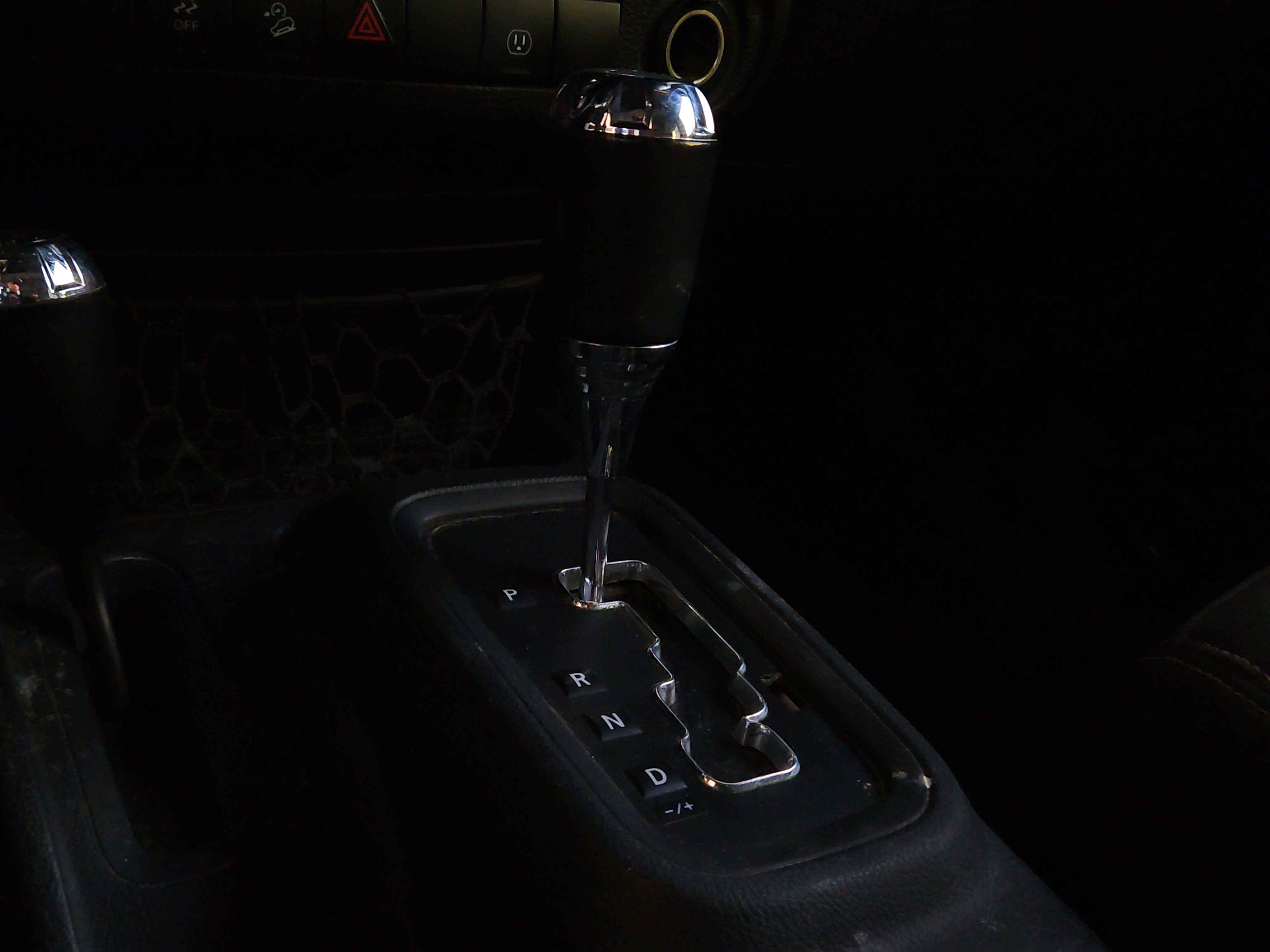 Used 2016 Jeep Wrangler Unlimited Rubicon w/ Connectivity Group image 18