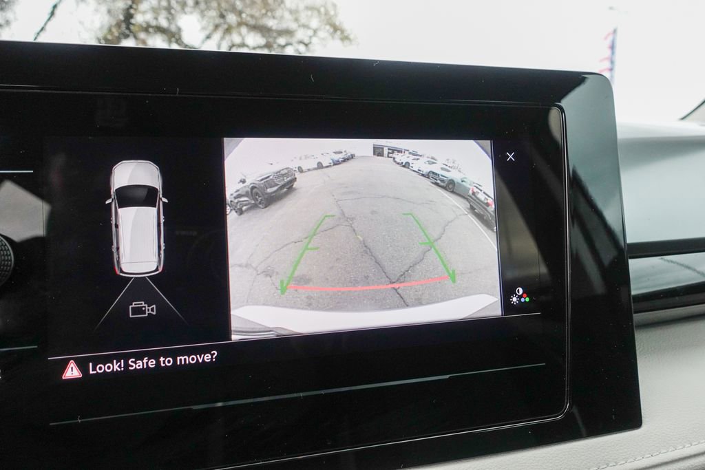 Certified 2025 Volkswagen Taos S image 18