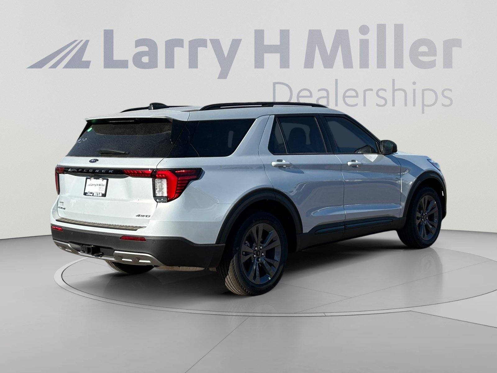 New 2026 Ford Explorer Active w/ Active Comfort Package AWD/4WD image 5