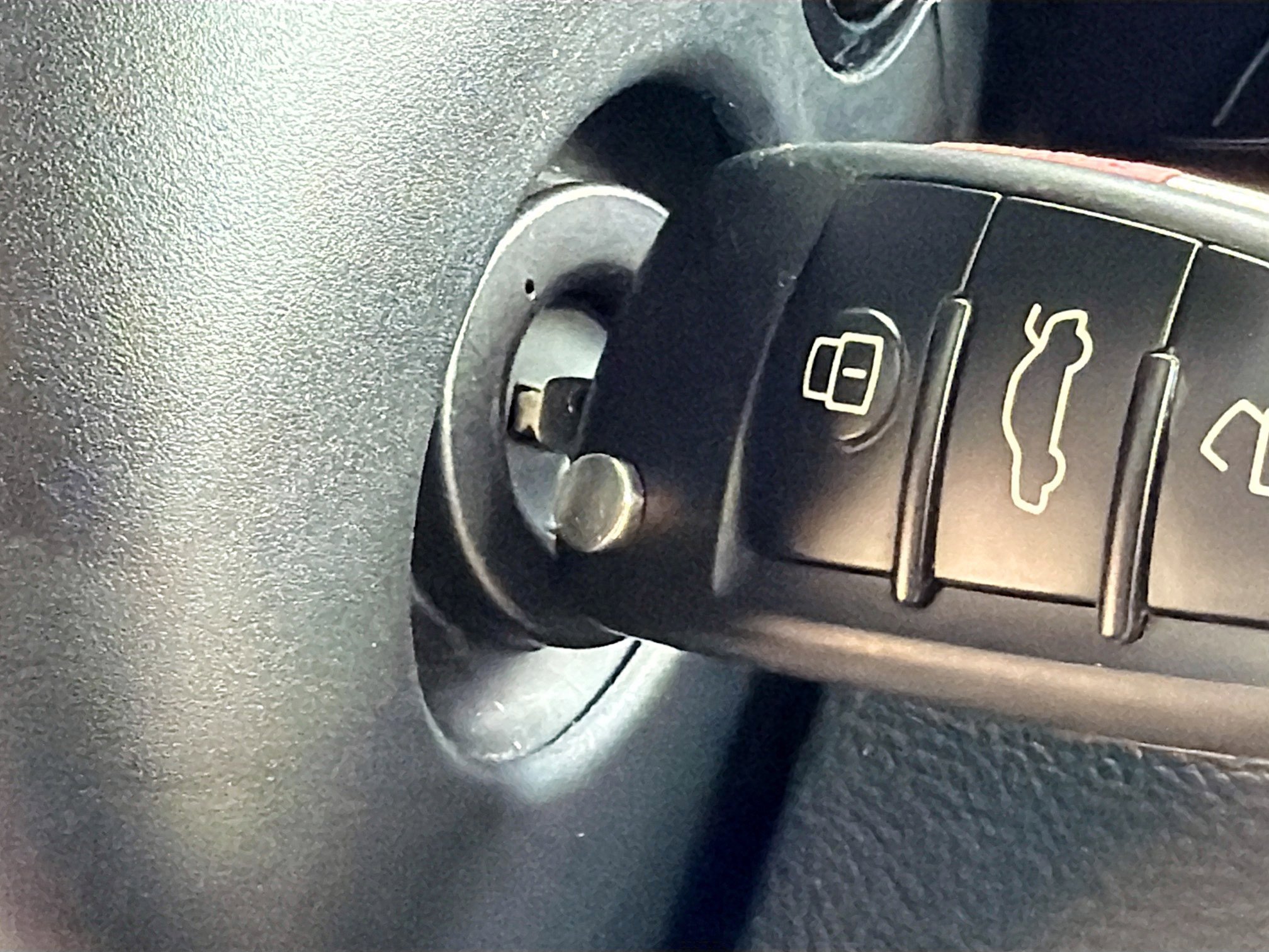 Used 2025 Audi Q3 2.0T Premium image 36