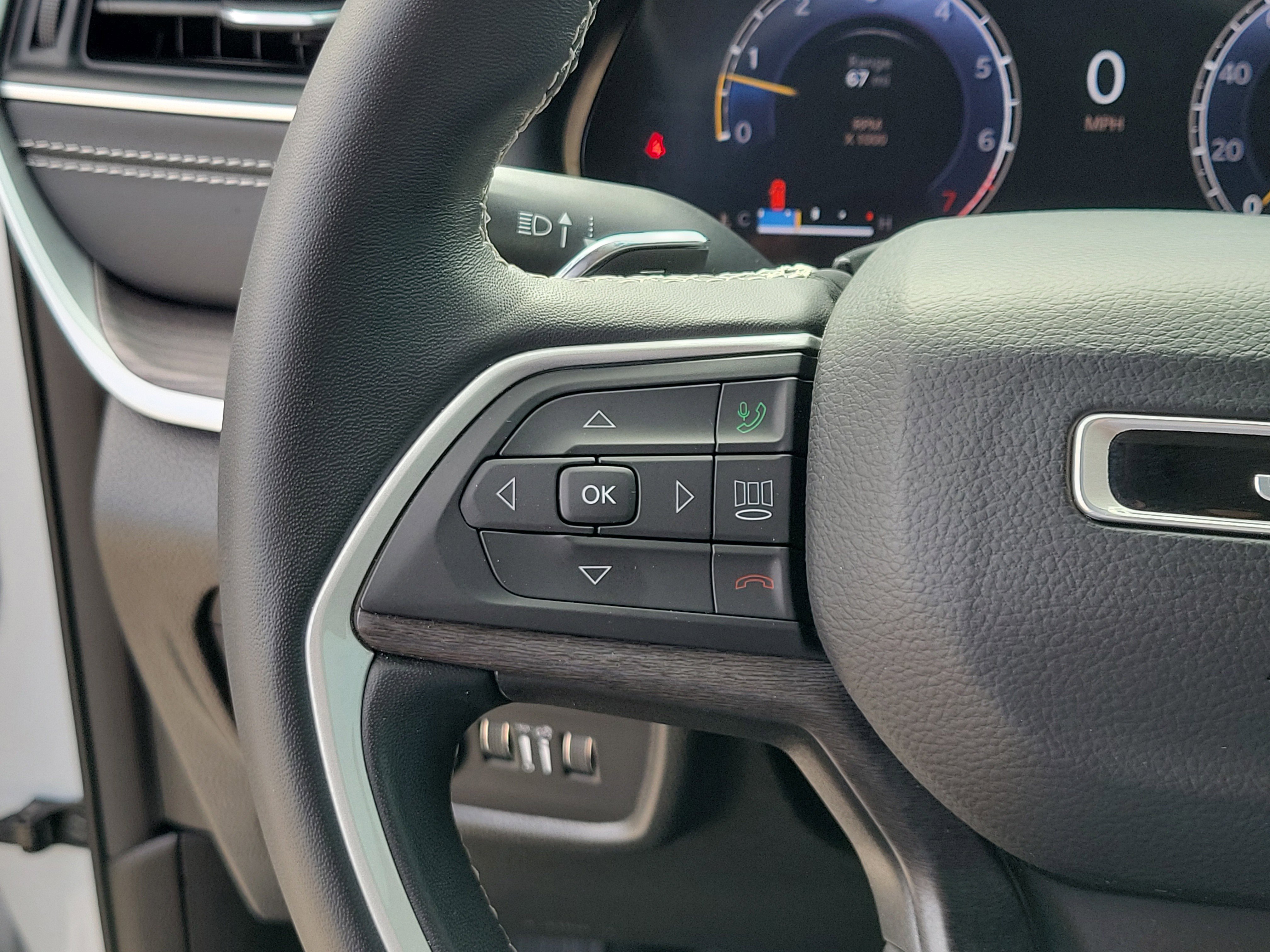 Used 2022 Jeep Grand Cherokee L Limited image 25