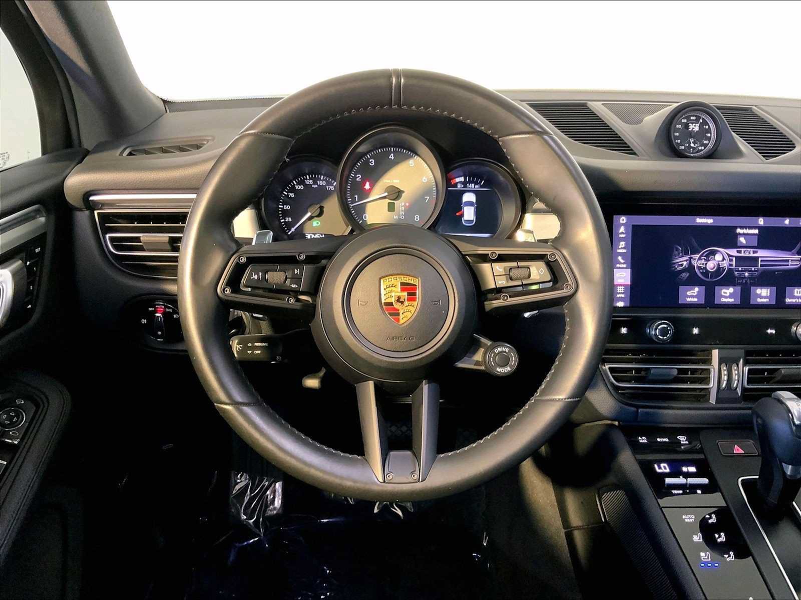 Certified 2022 Porsche Macan S AWD/4WD image 15