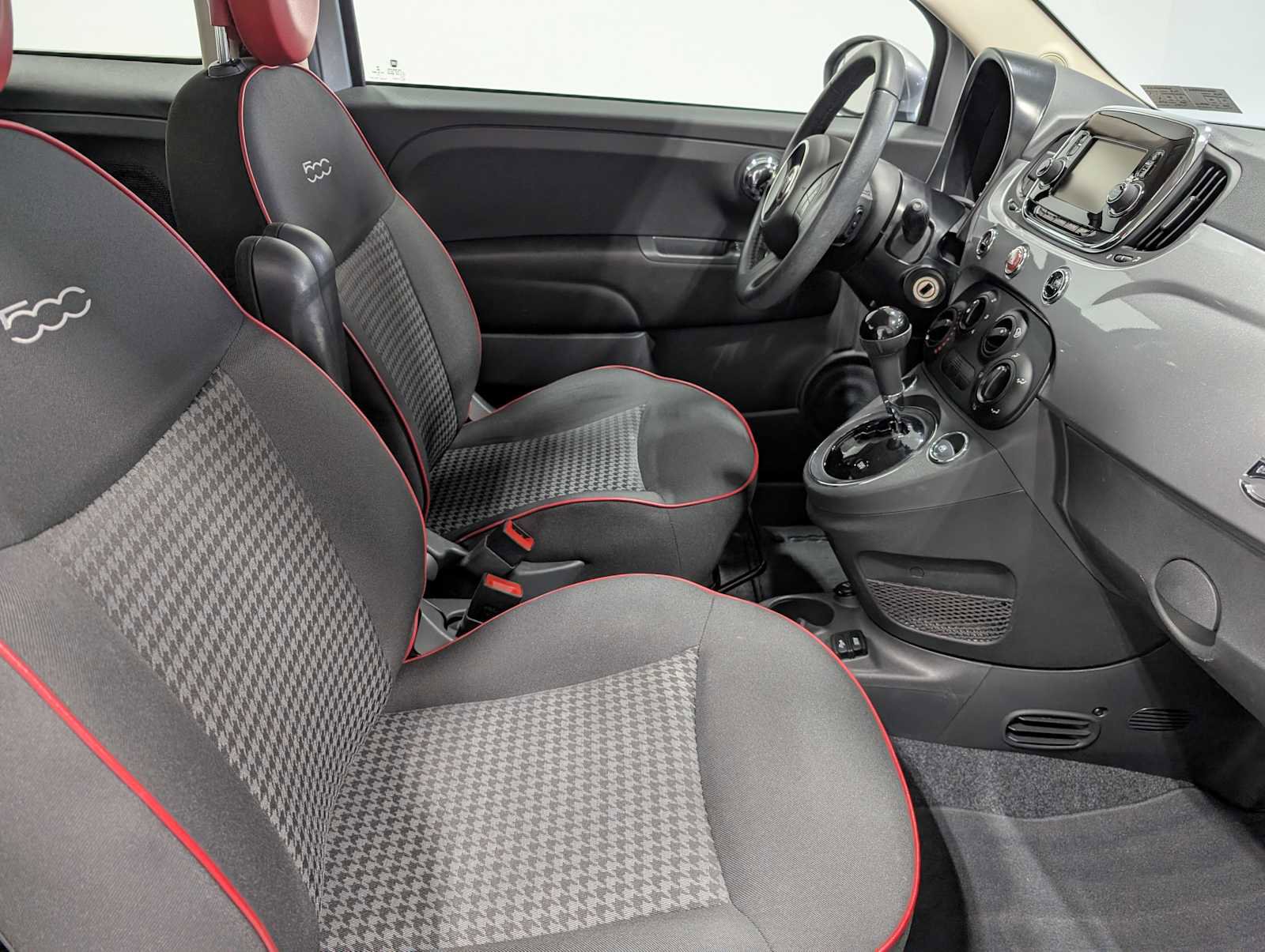 Used 2017 FIAT 500 Pop FWD image 34
