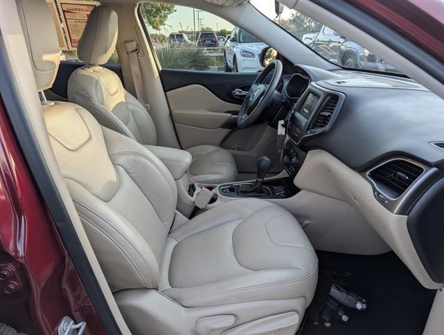 Used 2019 Jeep Cherokee Latitude w/ Popular Appearance Group FWD image 30