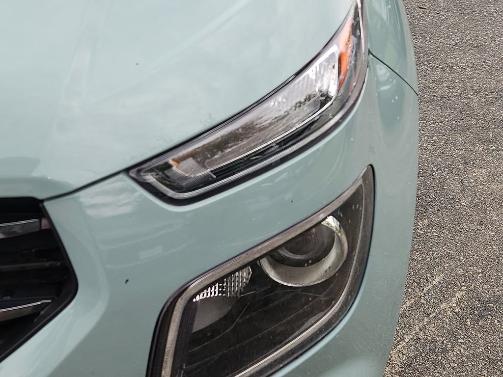 Used 2025 Hyundai Venue SEL FWD image 9