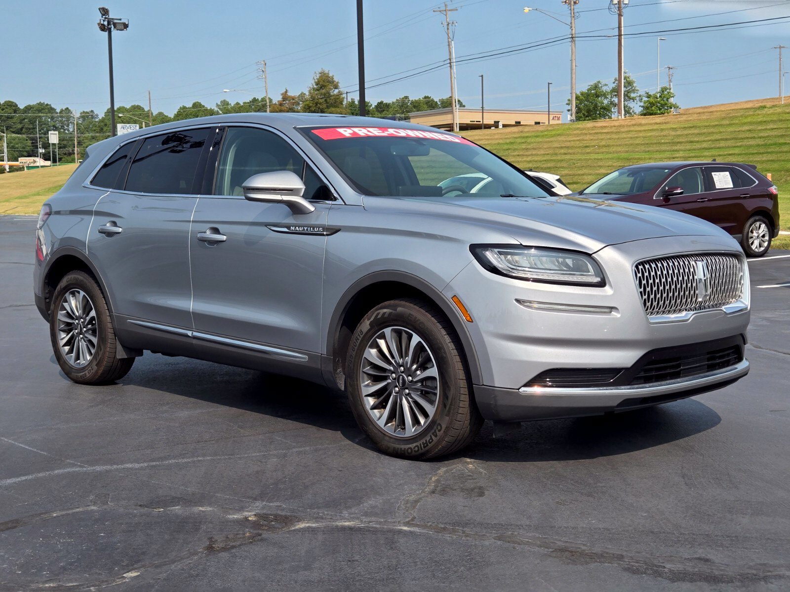 Used 2023 Lincoln Nautilus Reserve w/ Cargo Utility Package FWD image 7