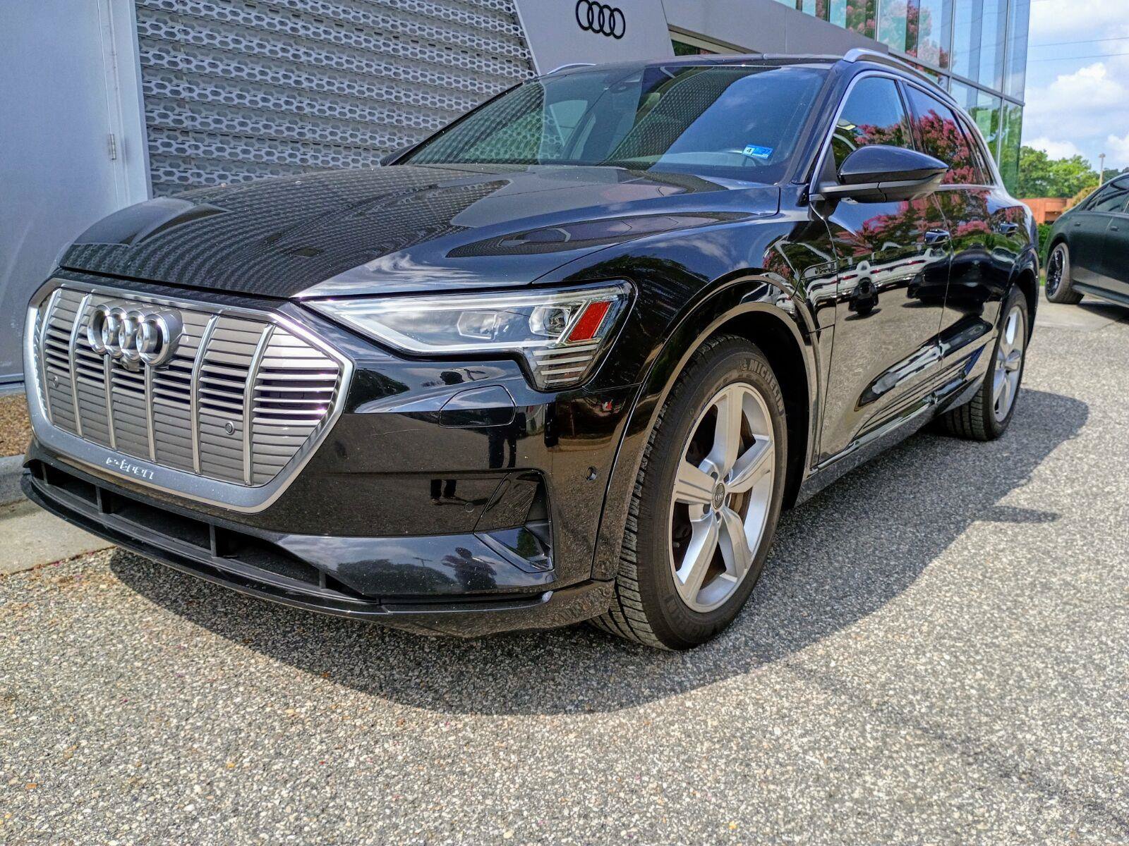 Used 2019 Audi e-tron Premium Plus AWD/4WD image 2
