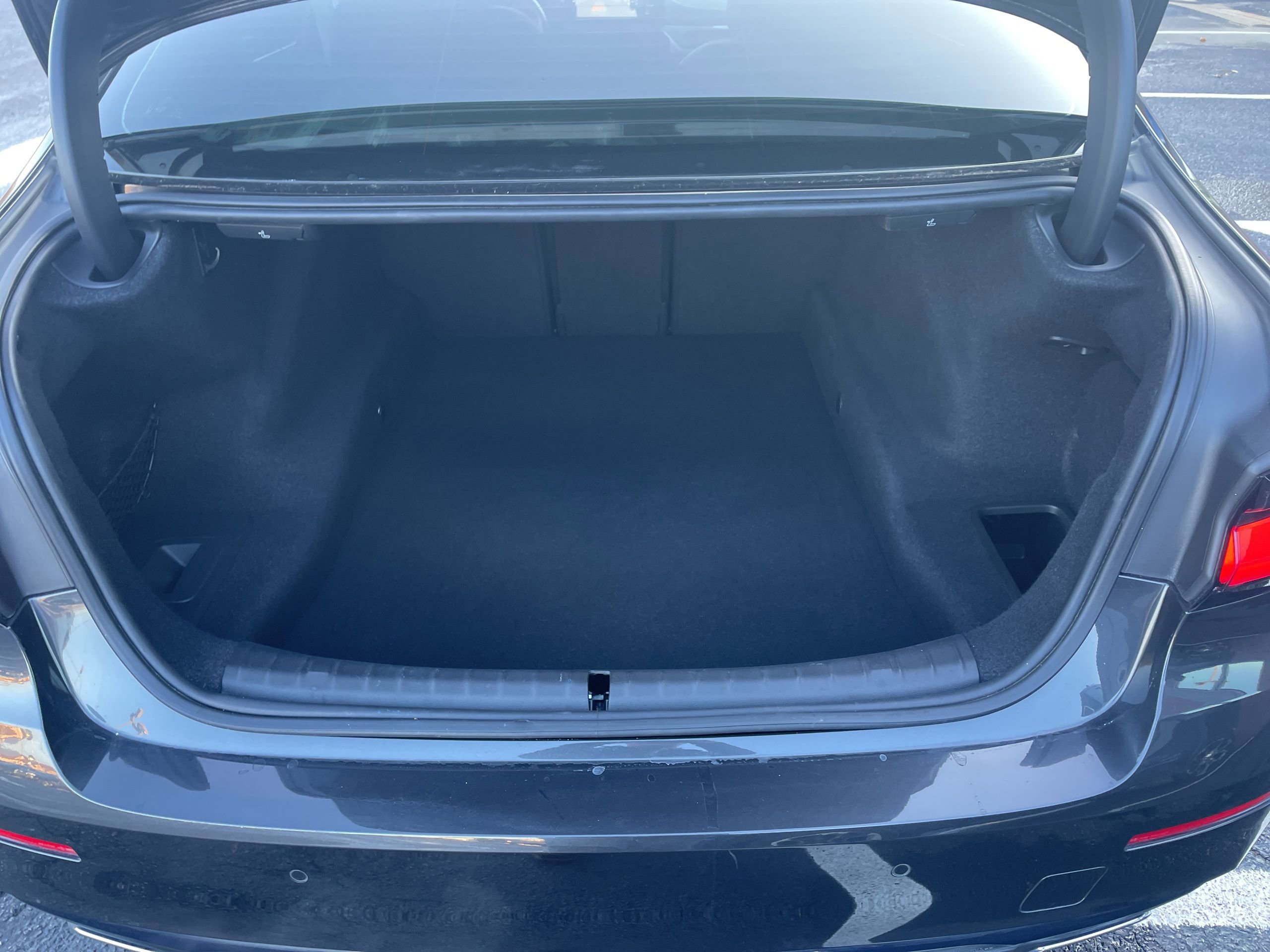 Used 2021 BMW 540i xDrive w/ Premium Package image 19