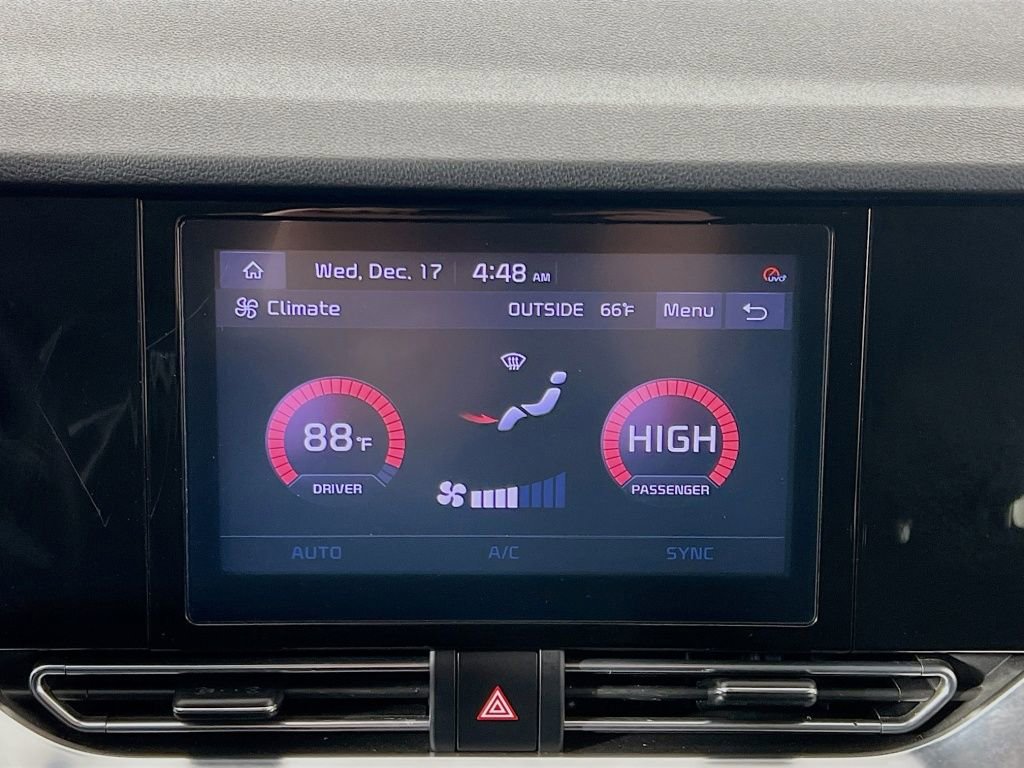 Used 2022 Kia Niro LXS image 15