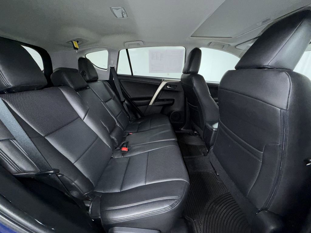 Used 2015 Toyota RAV4 XLE AWD/4WD image 17