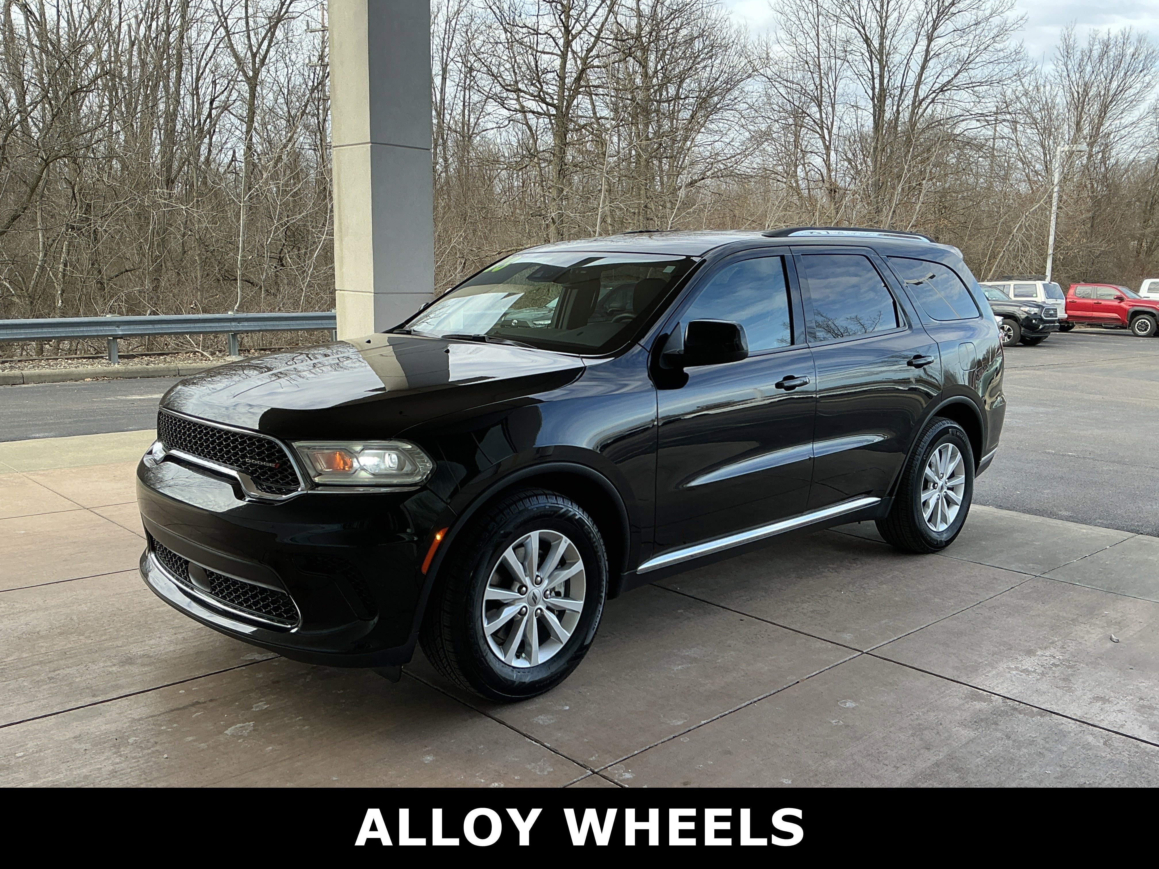 Used 2023 Dodge Durango SXT Launch Edition image 3