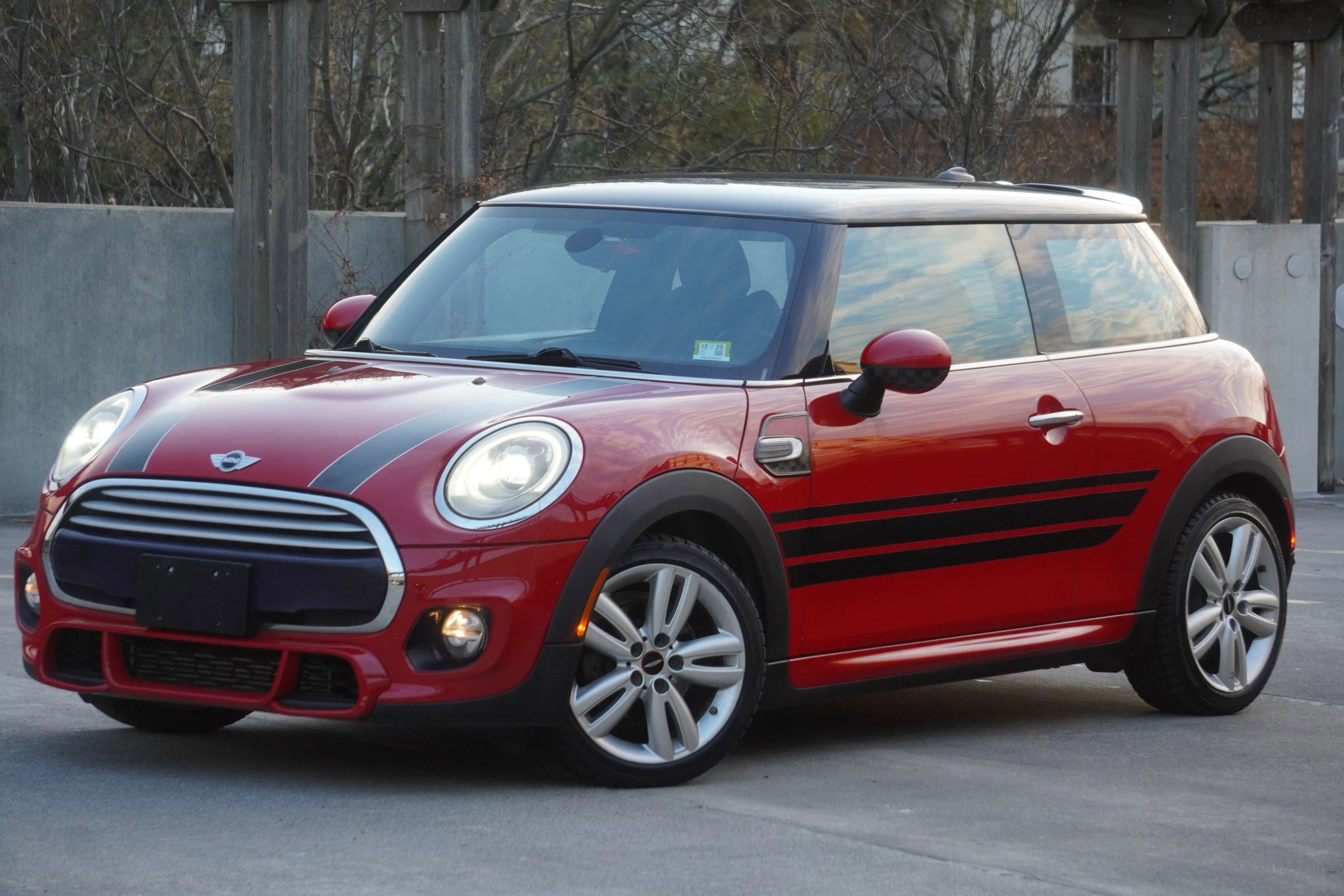 Used 2015 MINI Cooper 2-Door Hardtop image 33