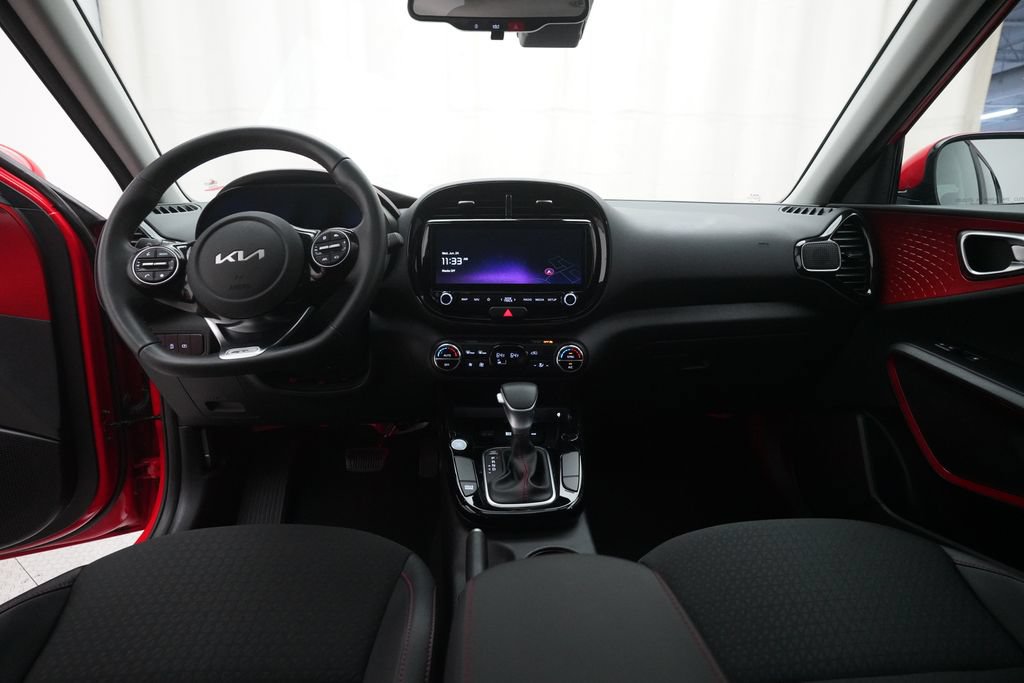 Used 2023 Kia Soul GT-Line FWD image 5